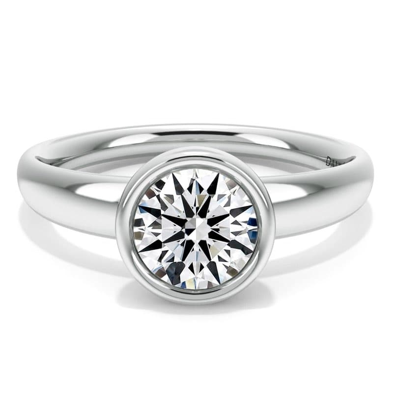 Norme de Engagement Ring