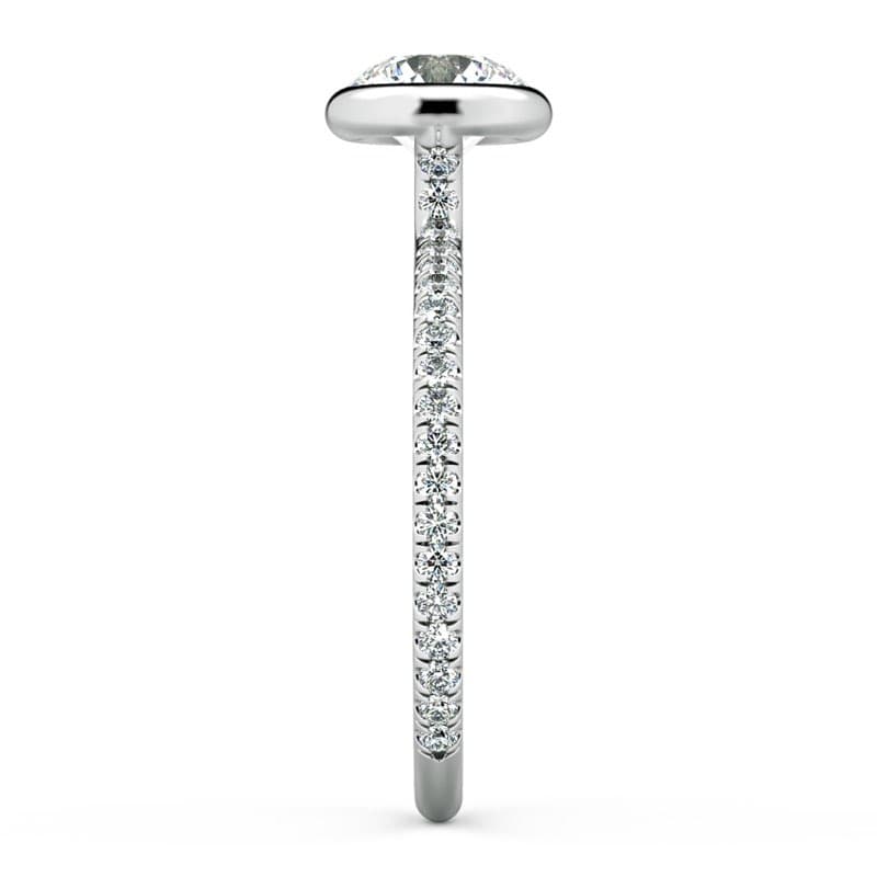 Norme de Engagement Ring