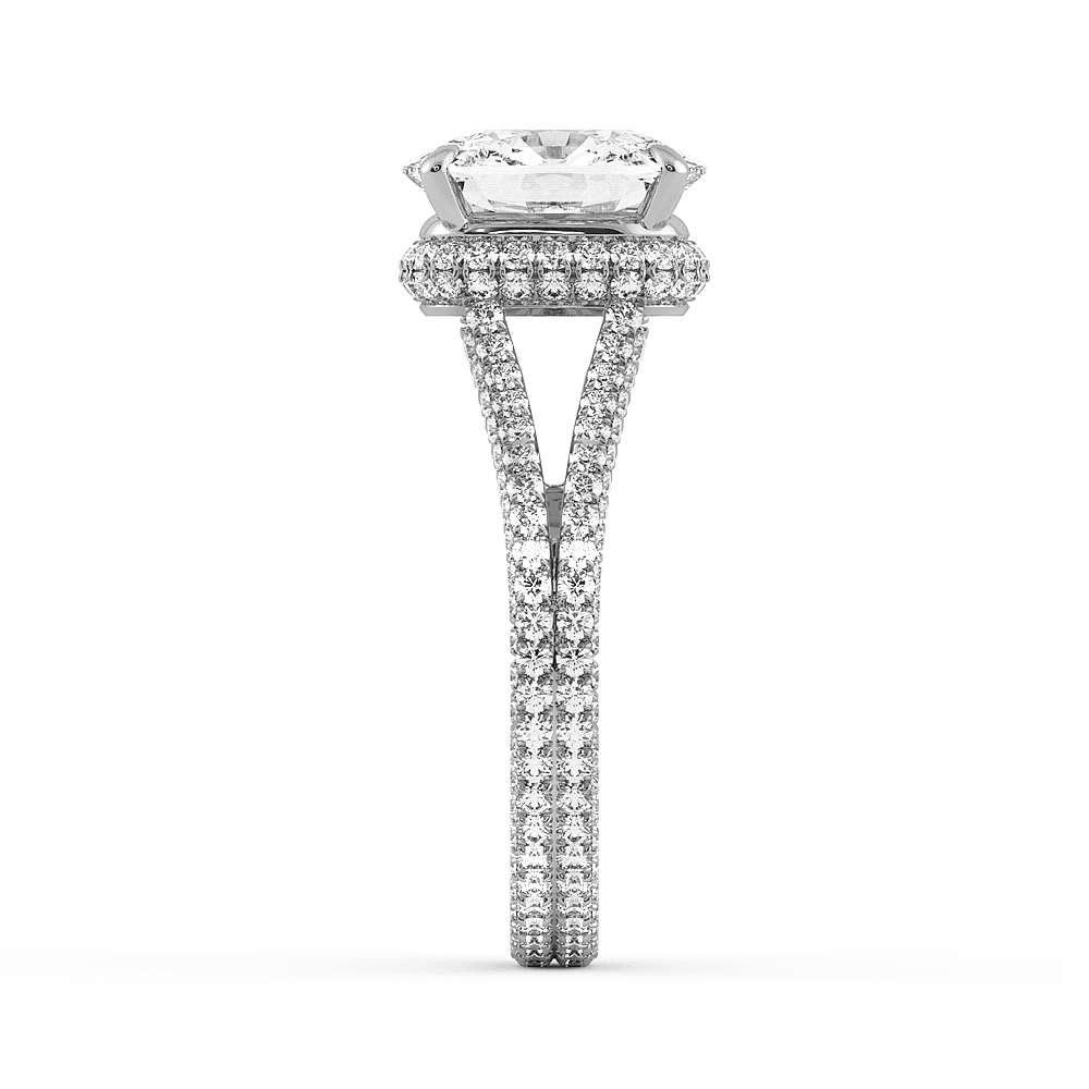 Norme De Split Shank Diamond Engagement Ring
